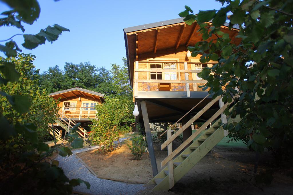 Ecolodge Langhe Кераско Экстерьер фото